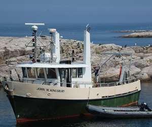 Research boat on Appledore